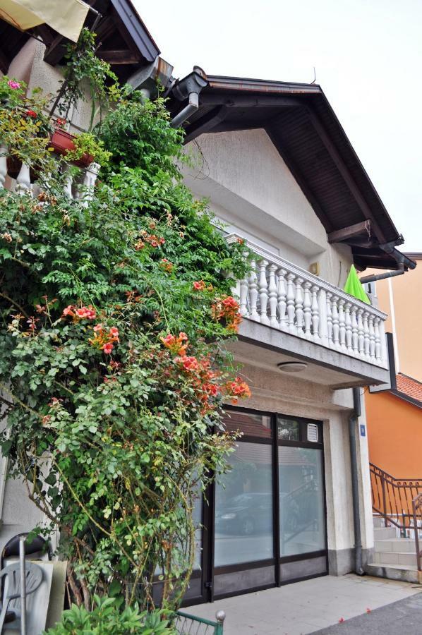 Apartmán Apartman Dina Tuzla Exteriér fotografie